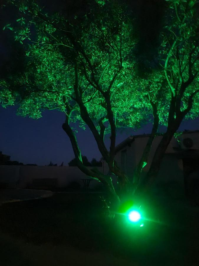 Tylyan Villa Le Thor Exterior photo